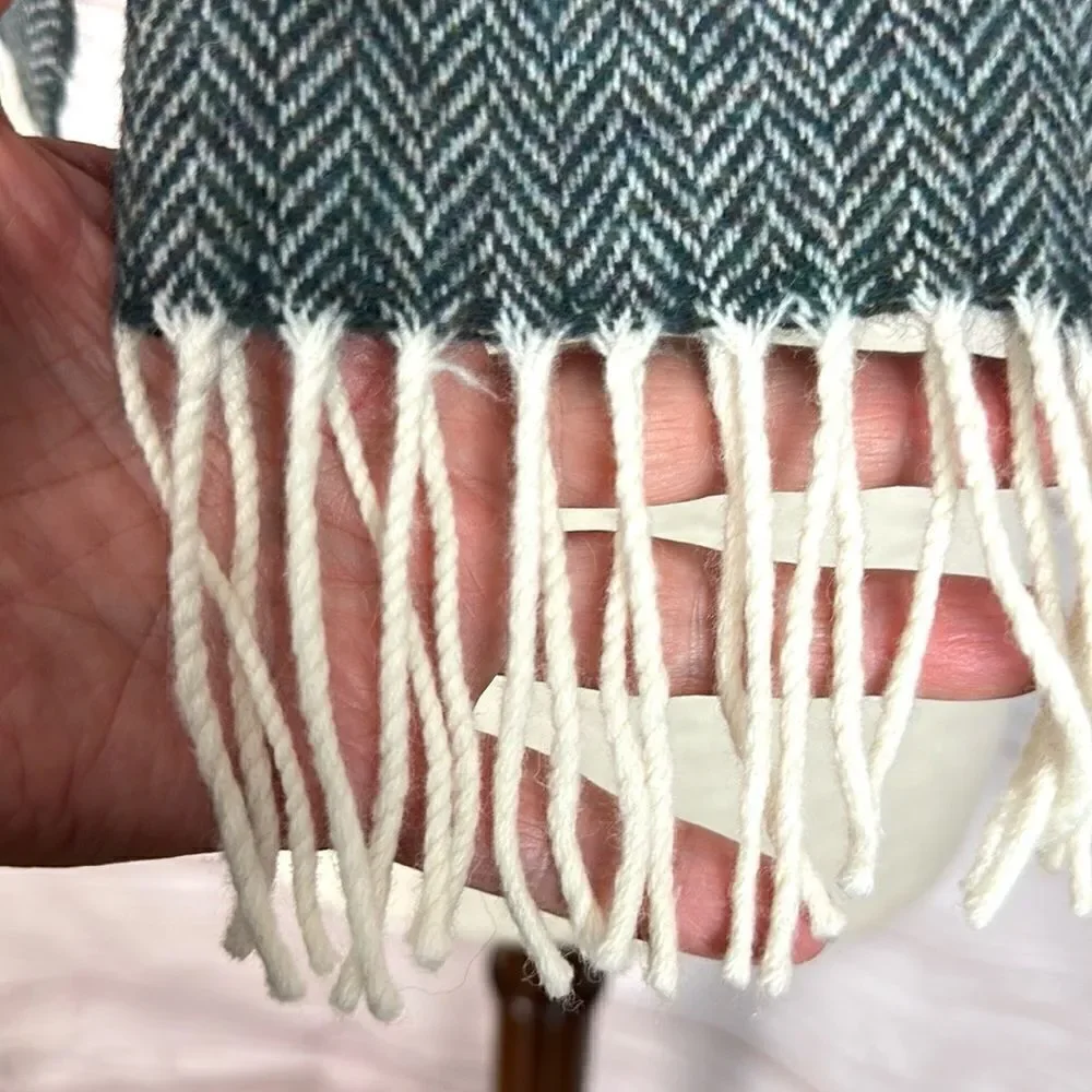 Foxford Lambs Wool Scarf Herringbone Gray White Fringe Ireland Men’s Women’s